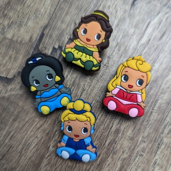 Set of 4 Disney Princess croc charms - Picture 1 of 2